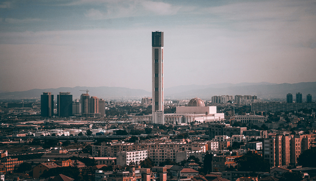 découvrez le salaire moyen en algérie en dinars et en euros, avec une analyse détaillée et une comparaison internationale pour mieux comprendre le contexte économique.