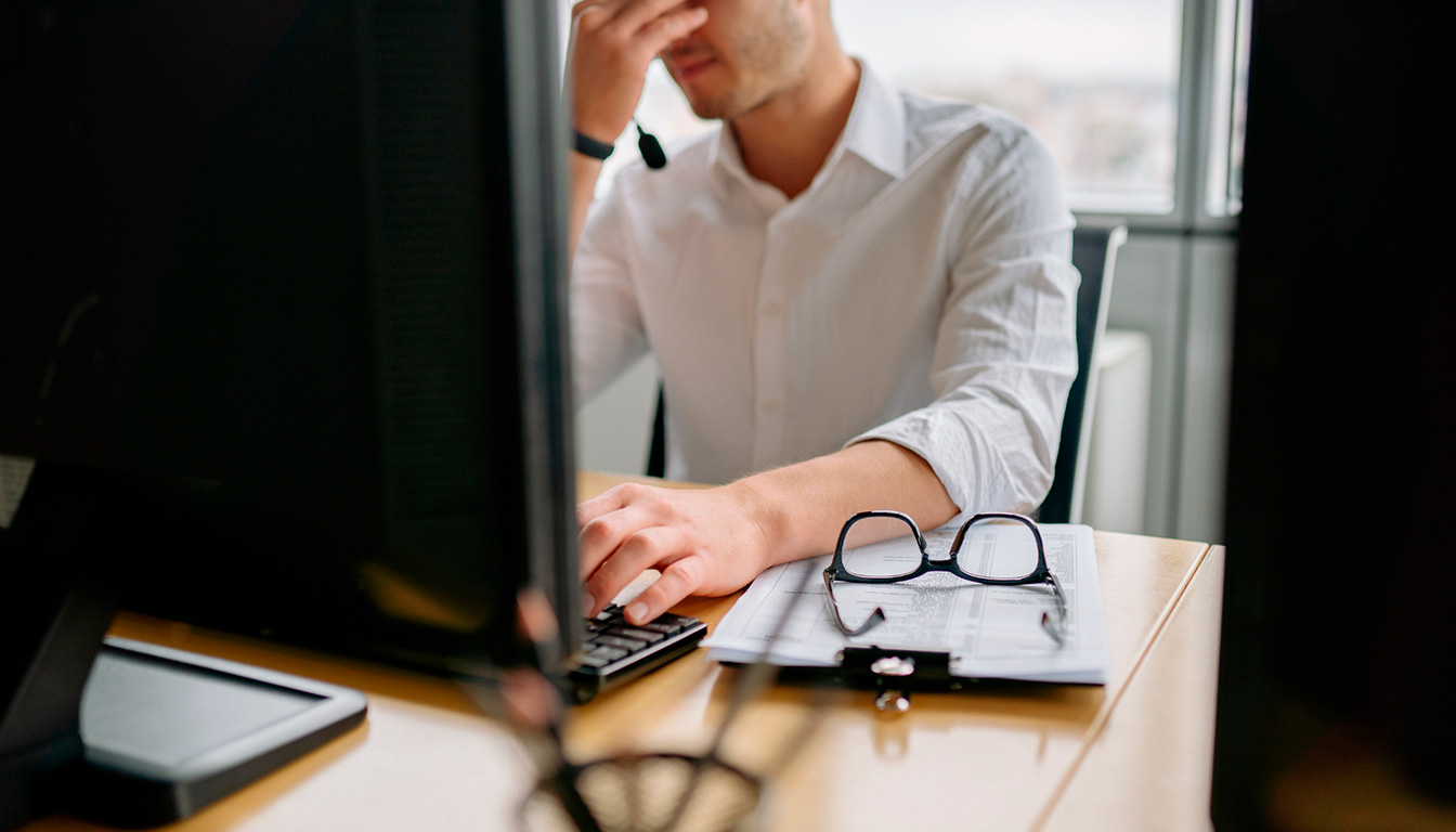 découvrez les droits, motifs et procédures permettant à un employeur de porter plainte contre un ancien salarié. guide complet pour mieux comprendre les démarches juridiques.