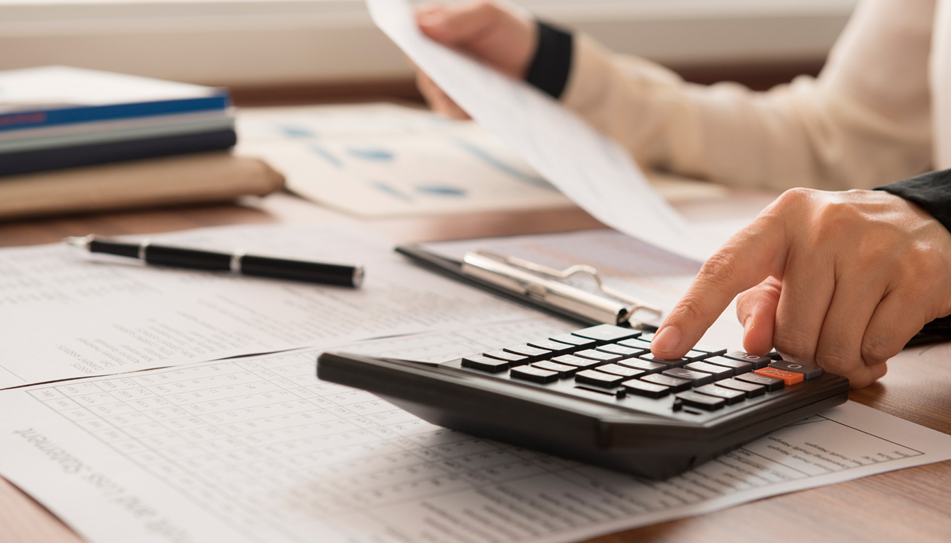 comprenez comment convertir un salaire brut de 1800 € en net grâce à notre guide détaillé avec calculs, montant réel et exemple concret pour mieux gérer votre budget.