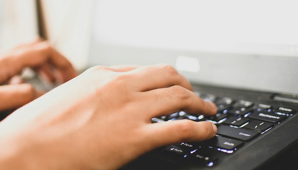 découvrez le fonctionnement, l'utilisation et les démarches clés du chèque emploi service universel (cesu) pour simplifier vos services à domicile.