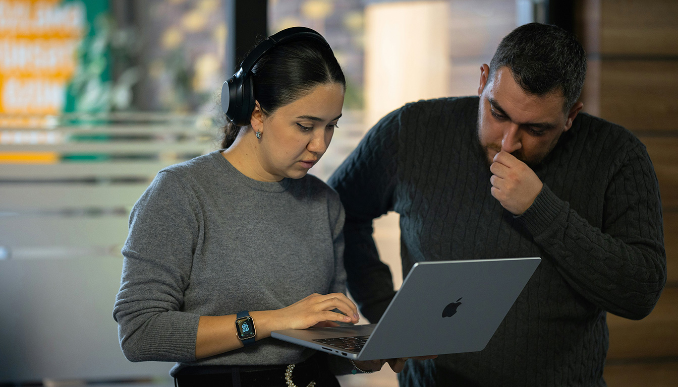 découvrez le montant actuel du smic brut mensuel, comment le calculer et les évolutions prévues pour les prochaines années.