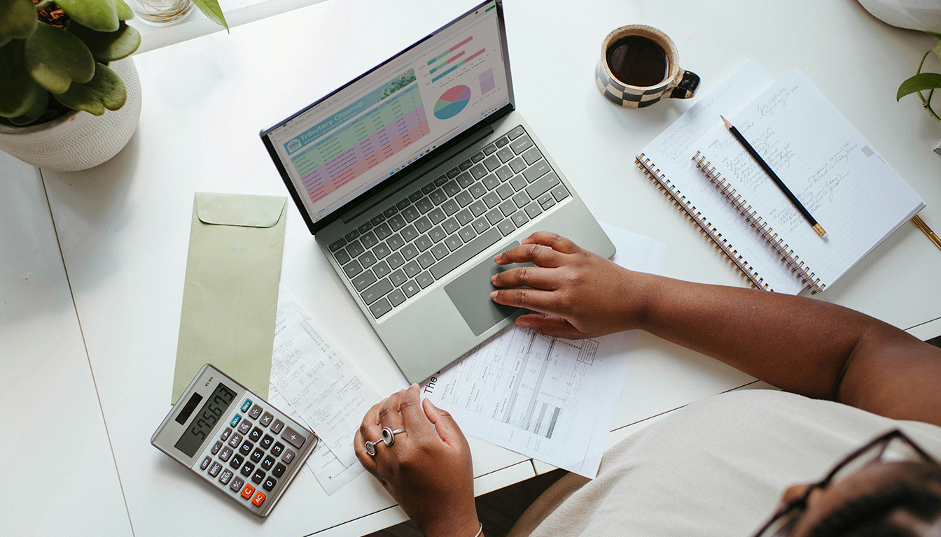 découvrez le montant du smic horaire brut et net en 2026, son évolution récente et comment calculer précisément votre salaire.