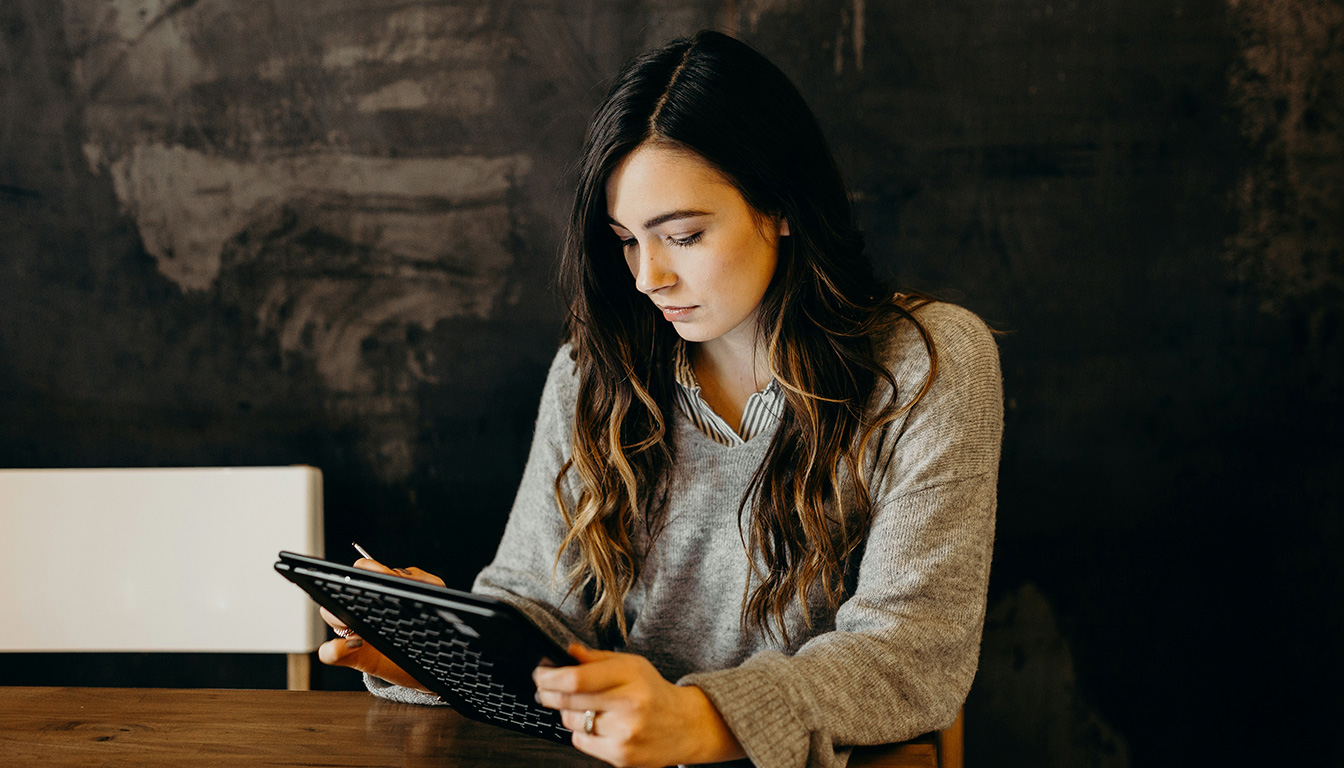 découvrez le montant du smic horaire net en 2021, son évolution par rapport aux années précédentes, et comment calculer votre salaire mensuel à partir du taux horaire.