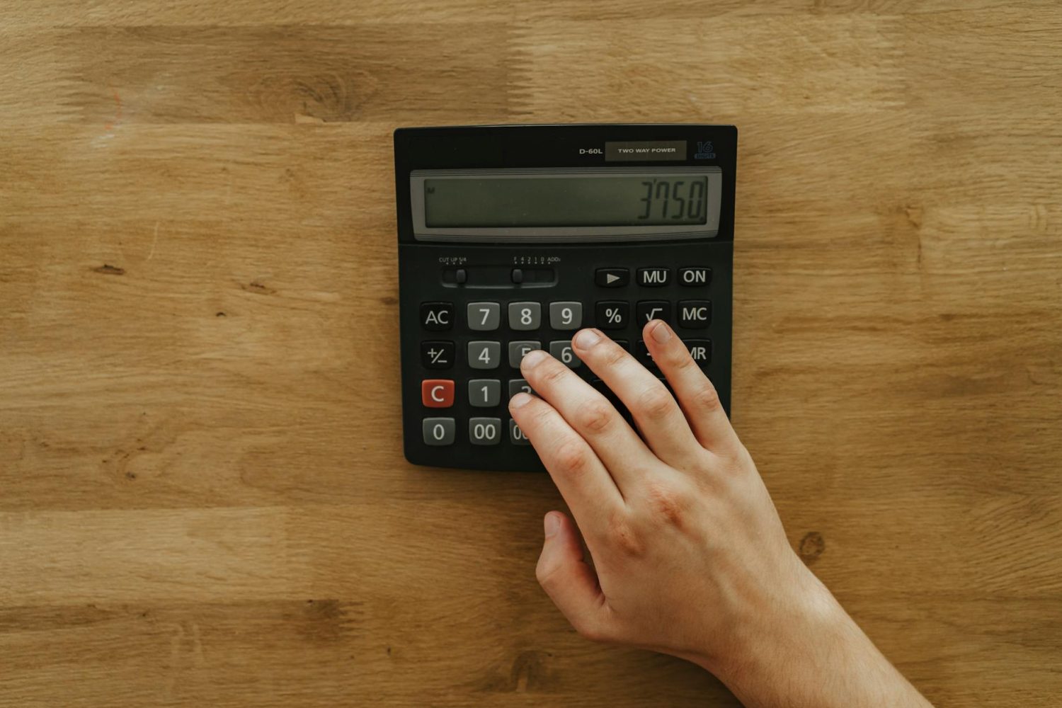 Calcul salaire brut en net : méthodes, outils et pièges à éviter