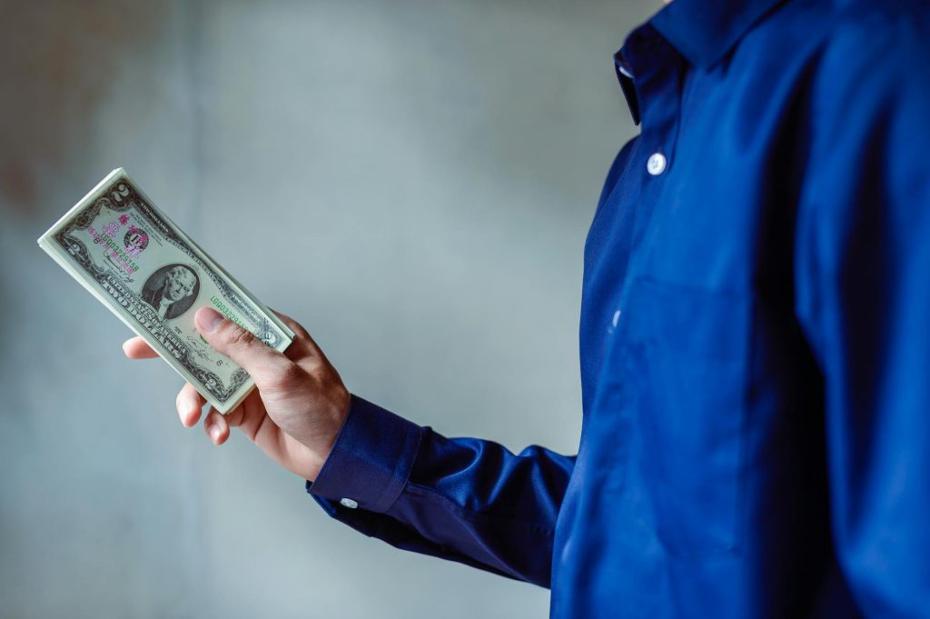 Salaire SMIC montant net, brut — détail de fiche de paie salaire