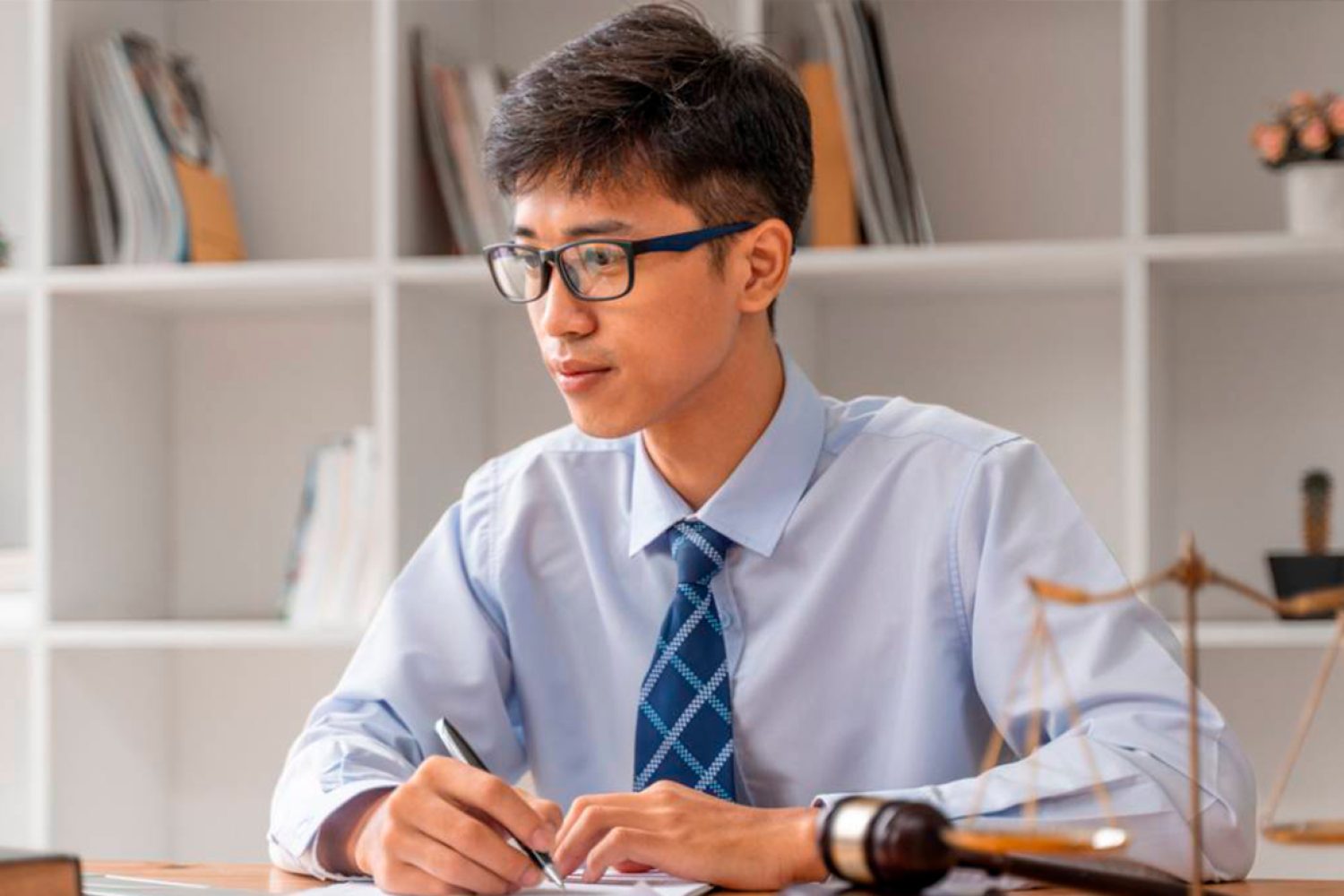 Comment choisir un avocat compétent à Bangkok ?