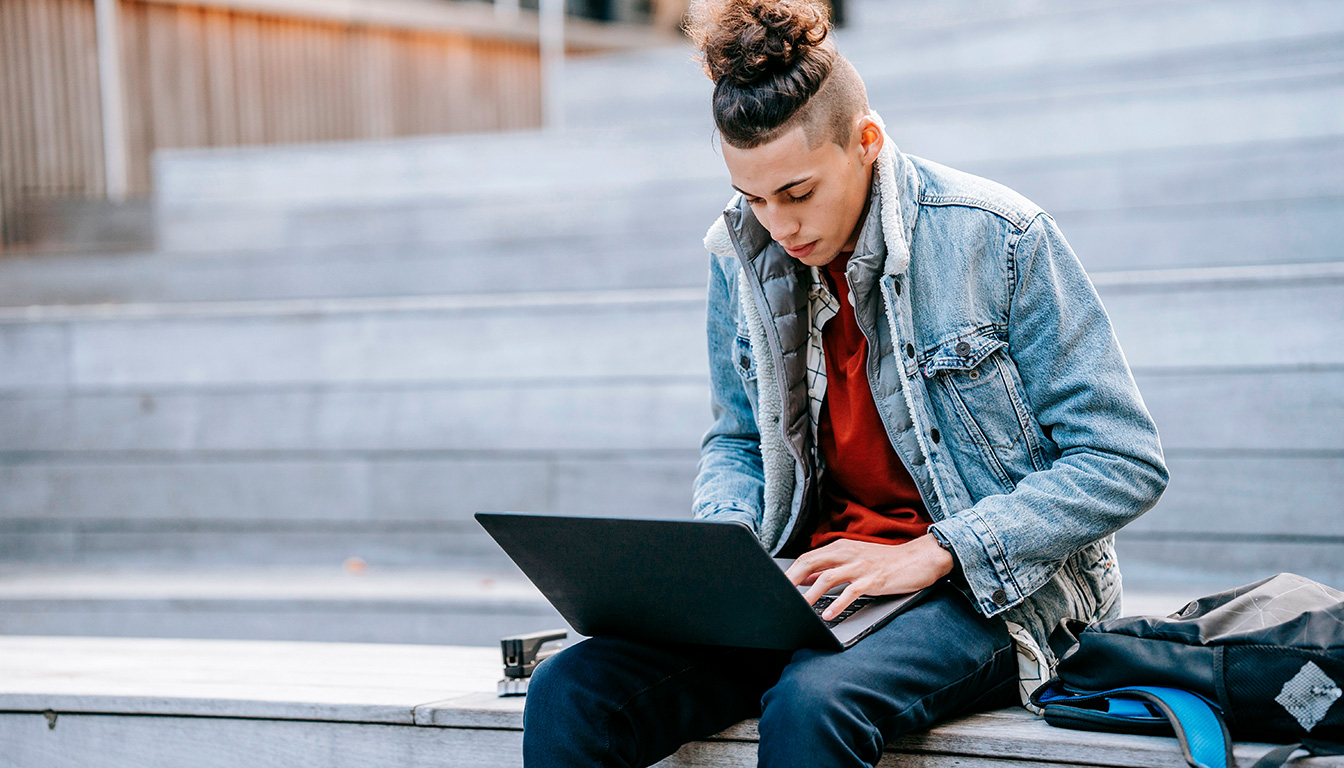 Onisep quel métier pour moi — étudiants faisant un quiz d'orientation