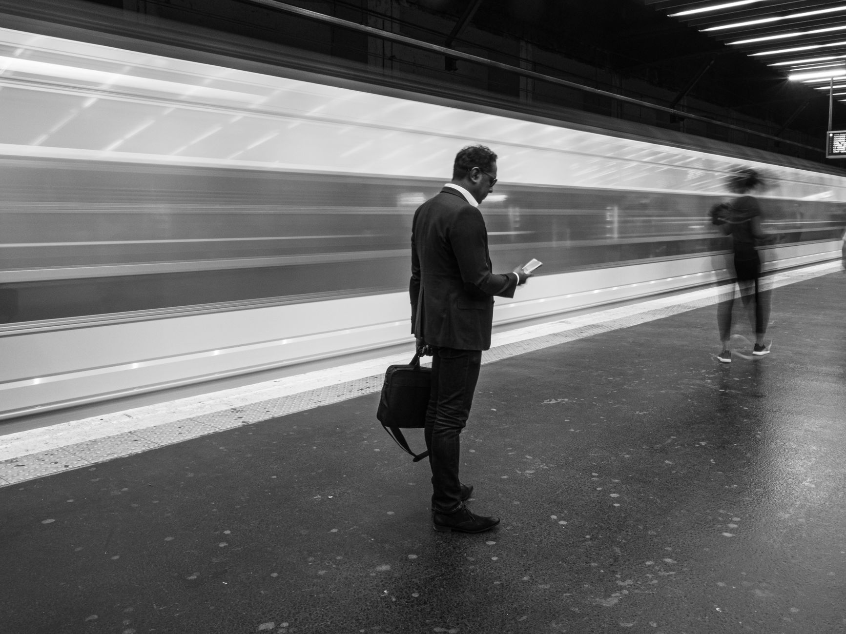 Employeur qui tarde à envoyer — Employeur qui tarde à envoyer l’attestation de salaire : que faire ?